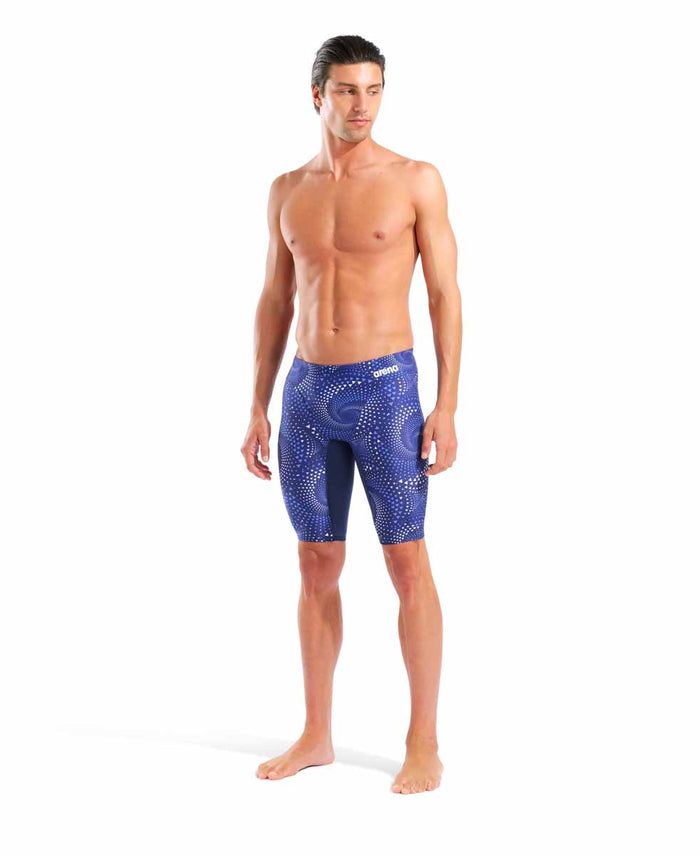 Arena men's Fireflow swim jammer in navy and team navy, featuring a sleek, fitted design for competitive swimming.