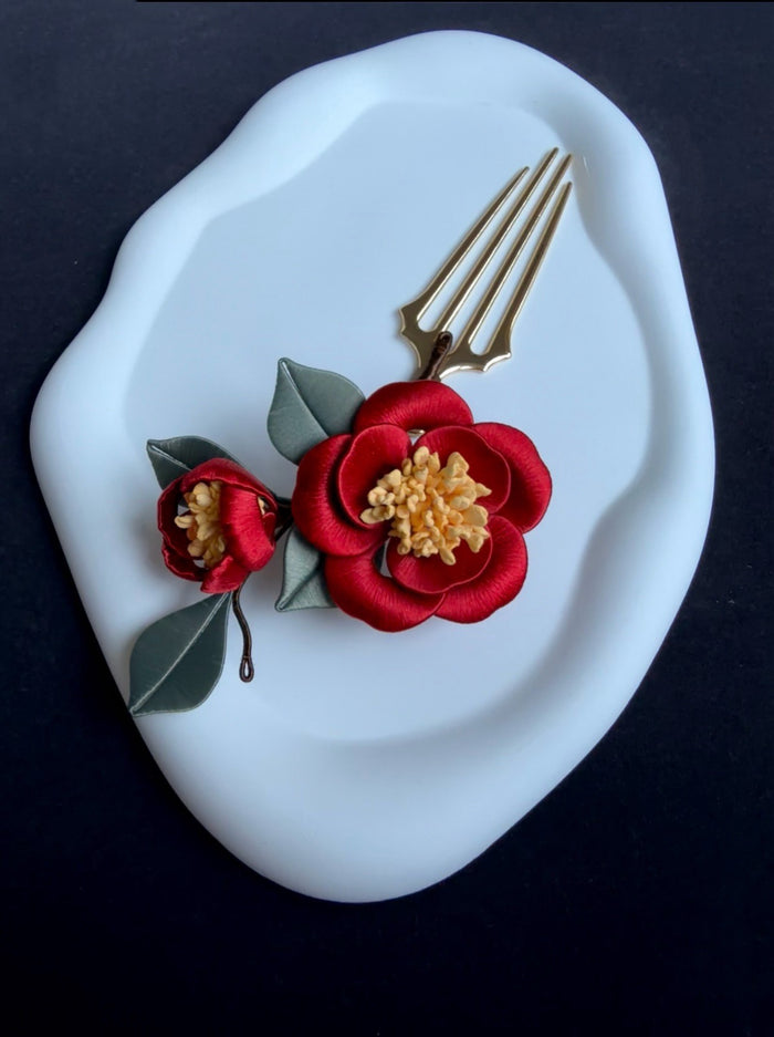 A handmade chanhua hair comb with red and white flowers and green leaves-6