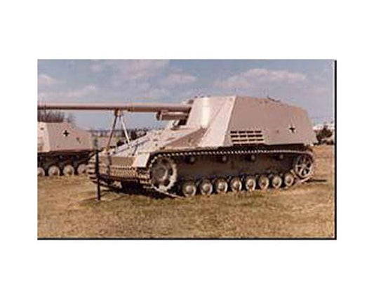 35335 1/35 German Nashorn Heavy Tank Destroyer