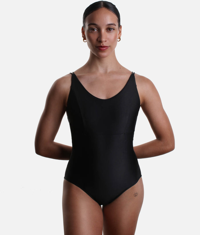 Black / P