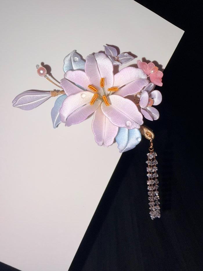 A handmade Chanhua lily hairpin with pink petals and green leaves-3