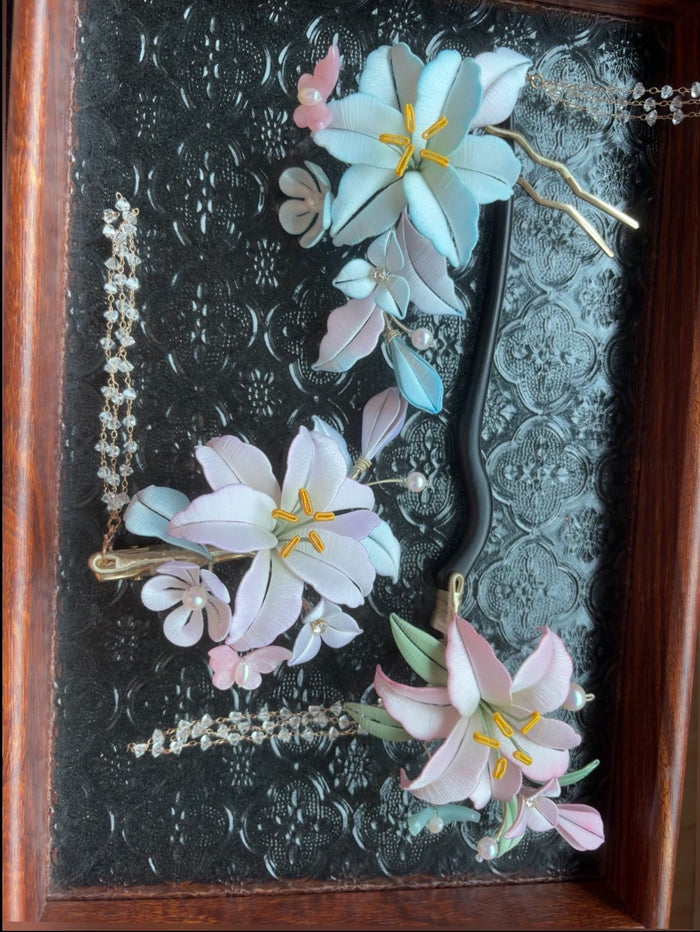 A handmade Chanhua lily hairpin with pink petals and green leaves-5