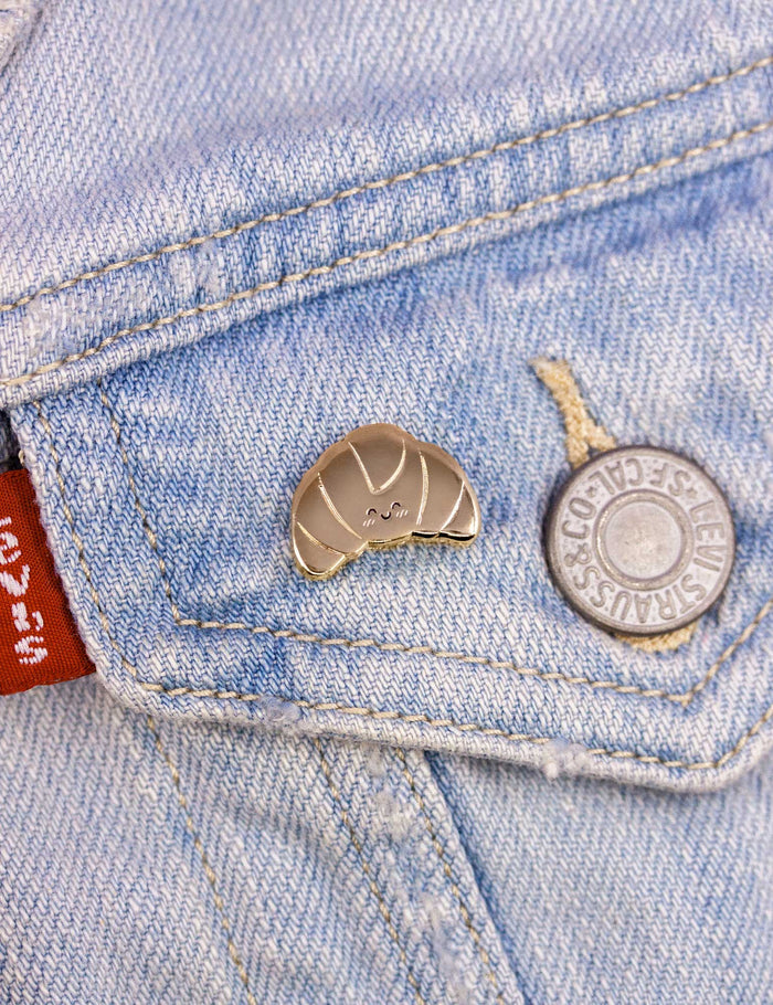 Mini croissant enamel pin