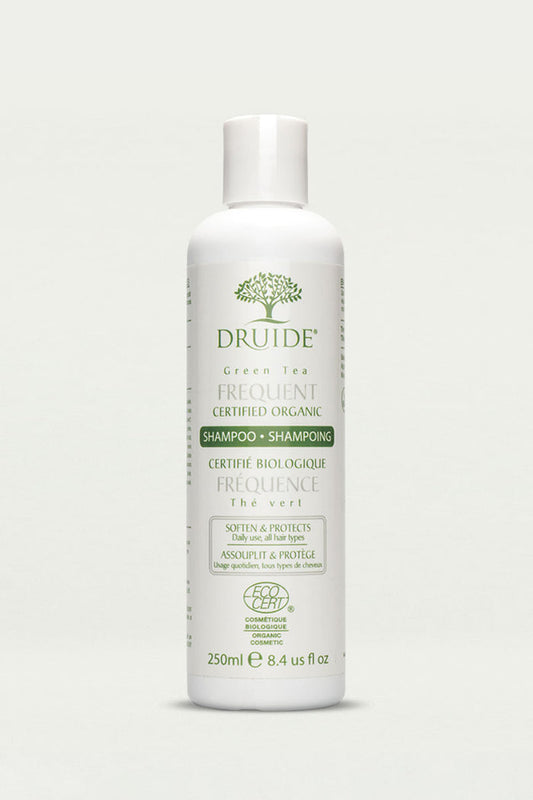Druide Green Tea Frequent Shampoo 250 ml dispenser on a clear background.