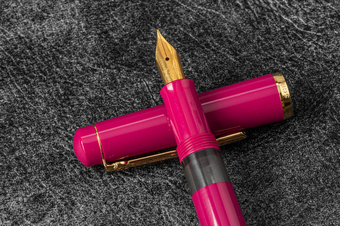 Scrikss 419 Fountain Pen Fuchsia