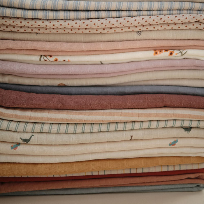 Mushie - Swaddle - Soft Mauve - Lifestyle Cut