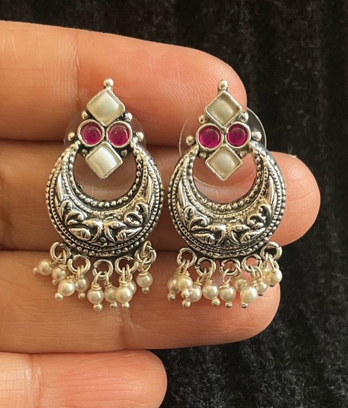 The Kiara Silver Chandbali Earrings (Red & Pearl)
